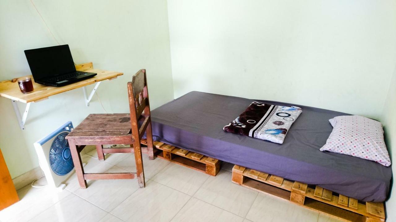Srikaloka 12 Kostel - For Female And Couple Apartment Джокякарта Екстериор снимка